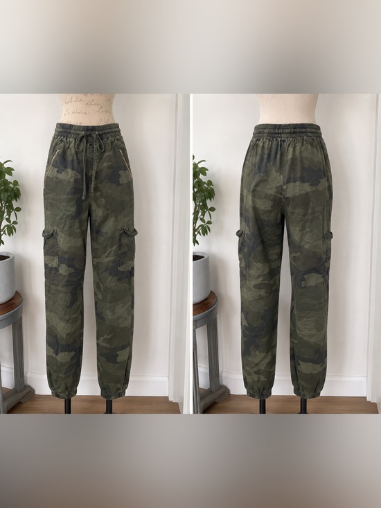 Hollister Pants - Hollister Ultra High-Rise Camo Cargo Joggers – Women’s XS